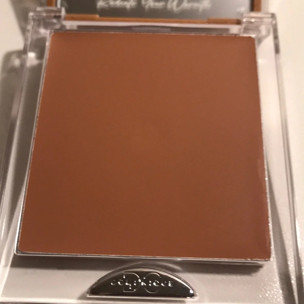 DOMINIQUE COSMETICS Cream Bronzer - Shade Light Tan NEW